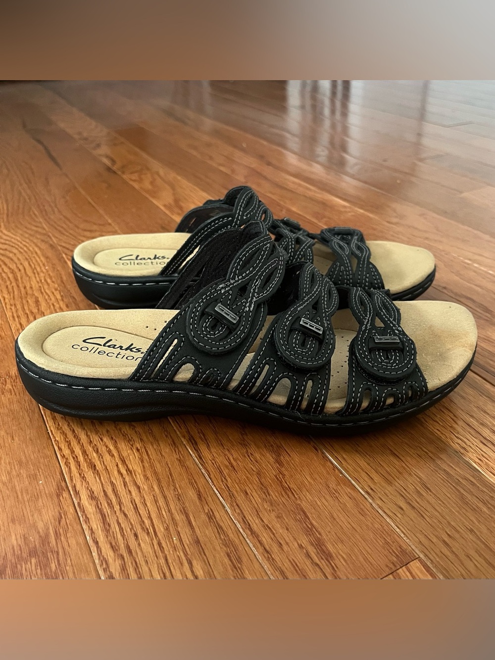 Clarks Laurieann Ruby Sandals black leather Size 7 M hook-and-loop straps - Picture 8 of 9